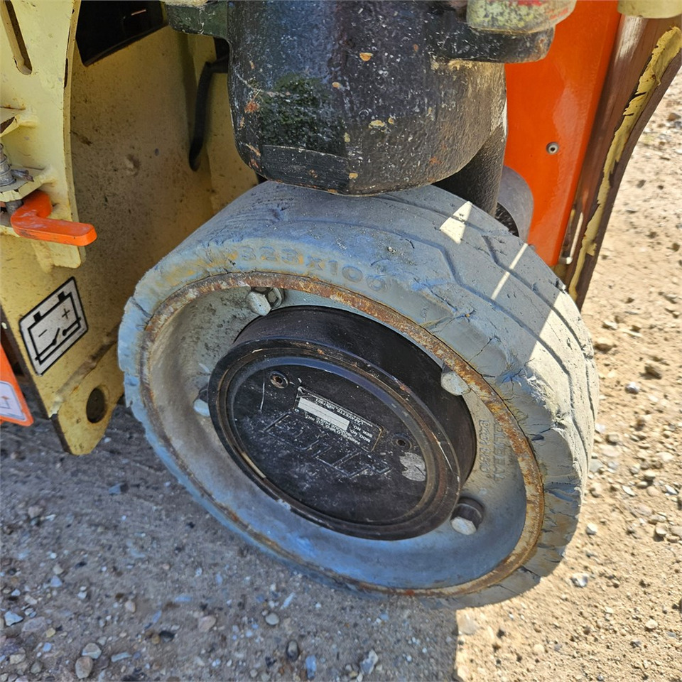 Plataforma de mástil vertical JLG 1230 ES: foto 21