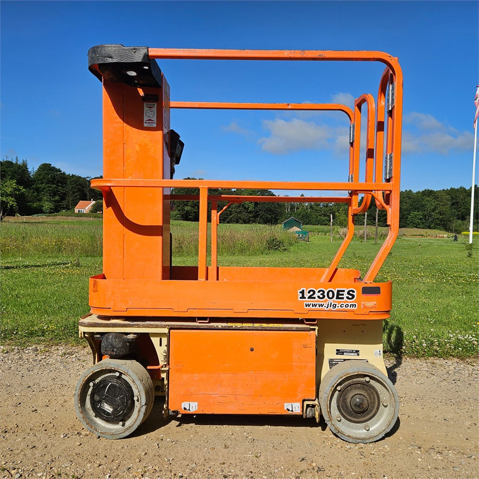 JLG 1230 ES - Plataforma de mástil vertical: foto 2 JLG 1230 ES - Plataforma de mástil vertical: foto 2