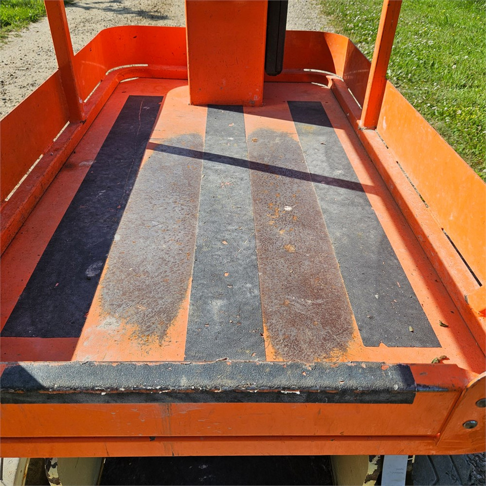 Plataforma de mástil vertical JLG 1230 ES: foto 12