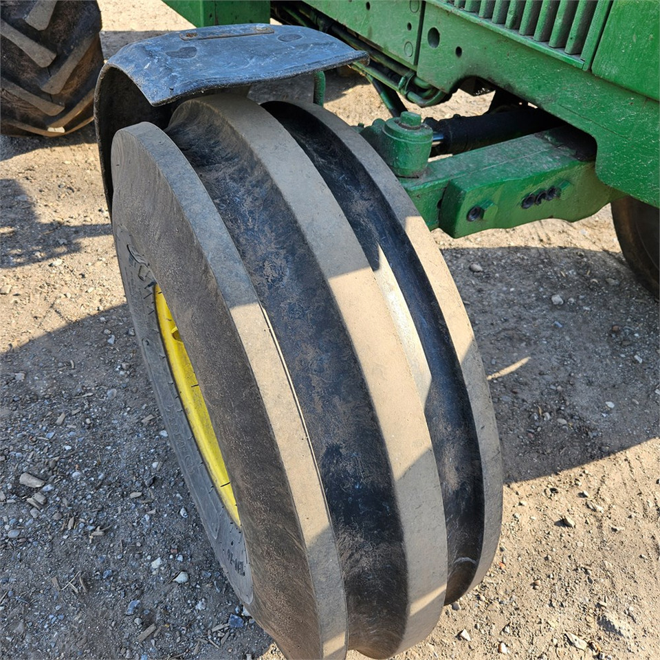 Tractor John Deere 2040: foto 22