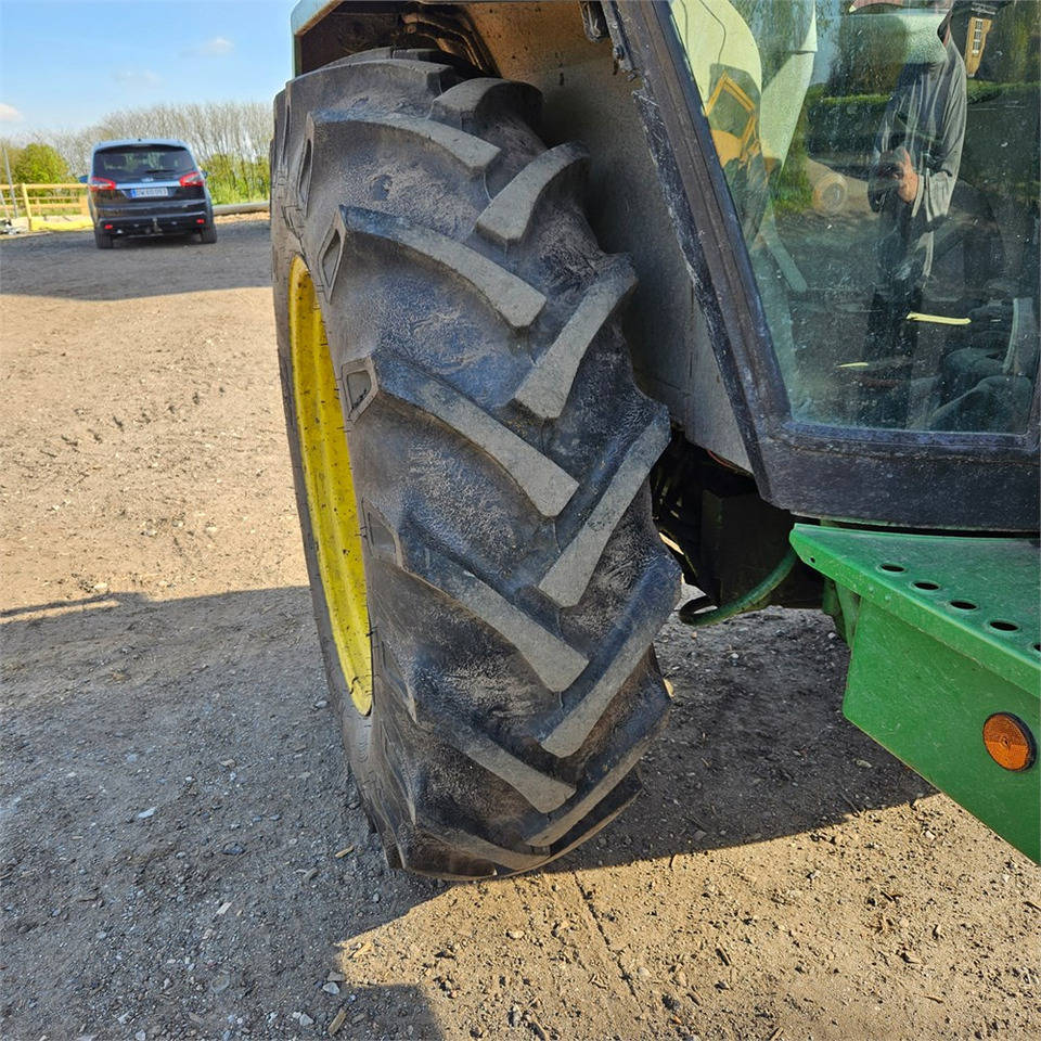 Tractor John Deere 2040: foto 27