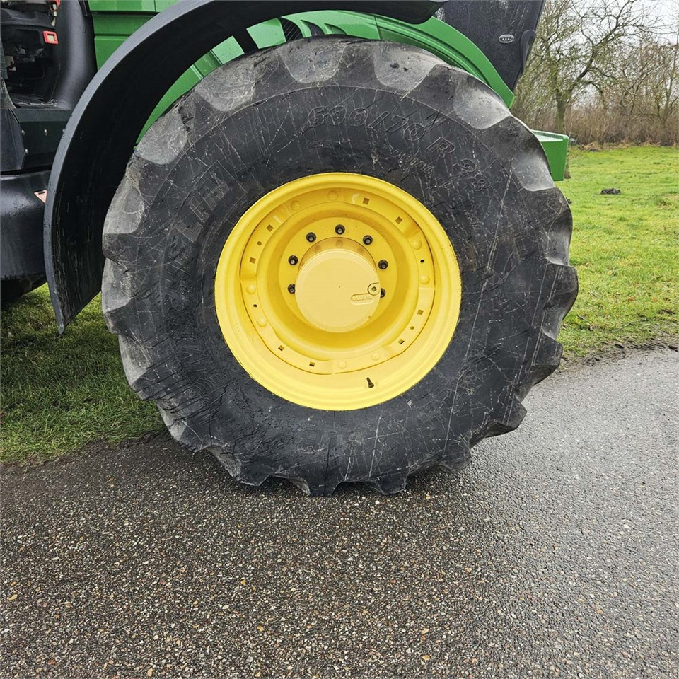 Tractor John Deere 6210 R: foto 37