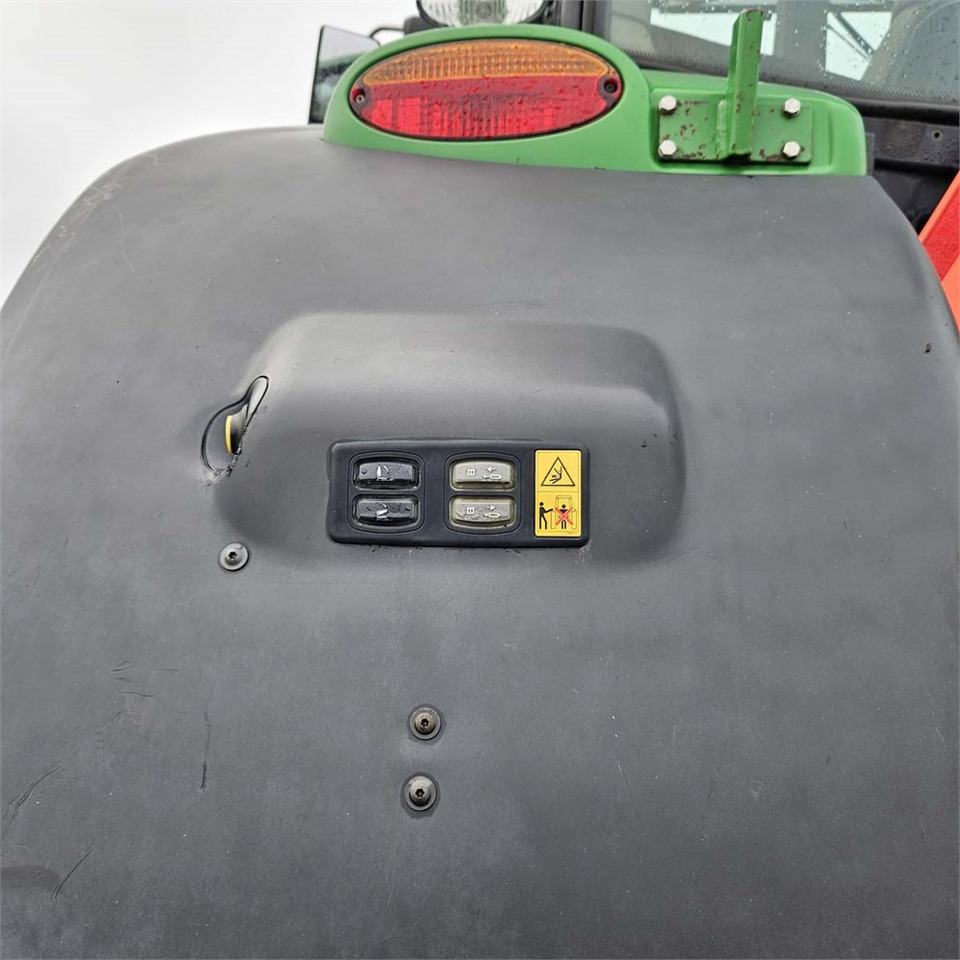 Tractor John Deere 6210 R: foto 31