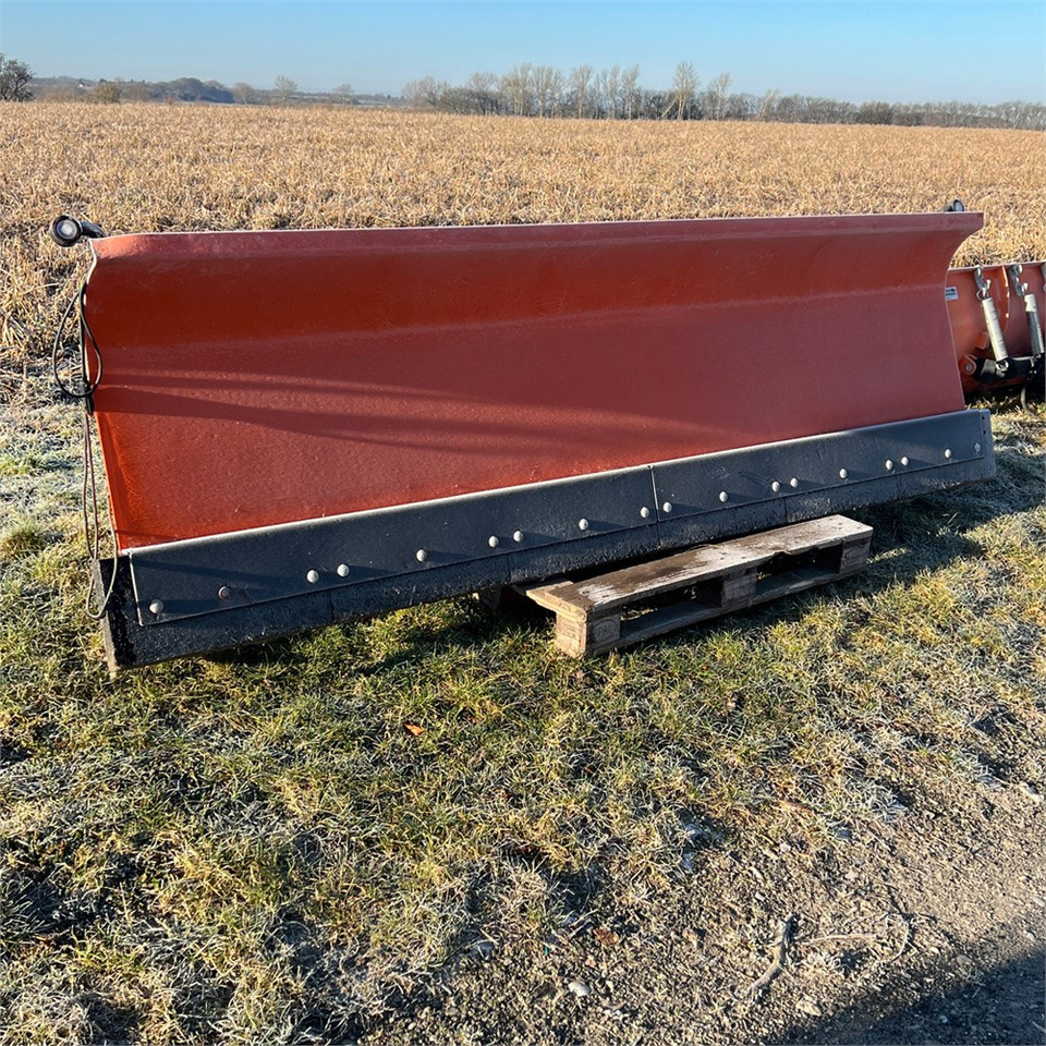 Limas SHL 300 - Tractor: foto 1 Limas SHL 300 - Tractor: foto 1