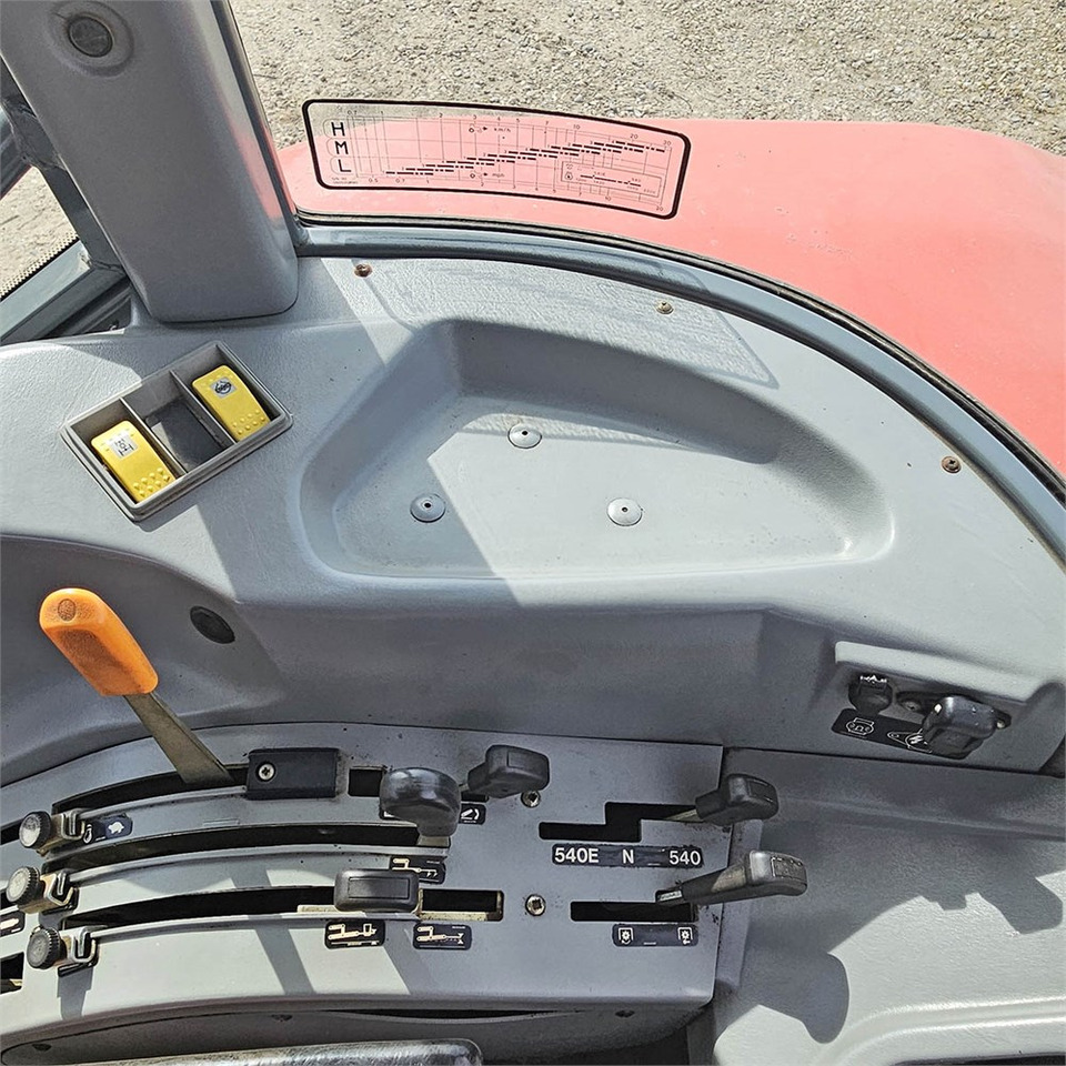 Tractor Massey Ferguson 4245: foto 13