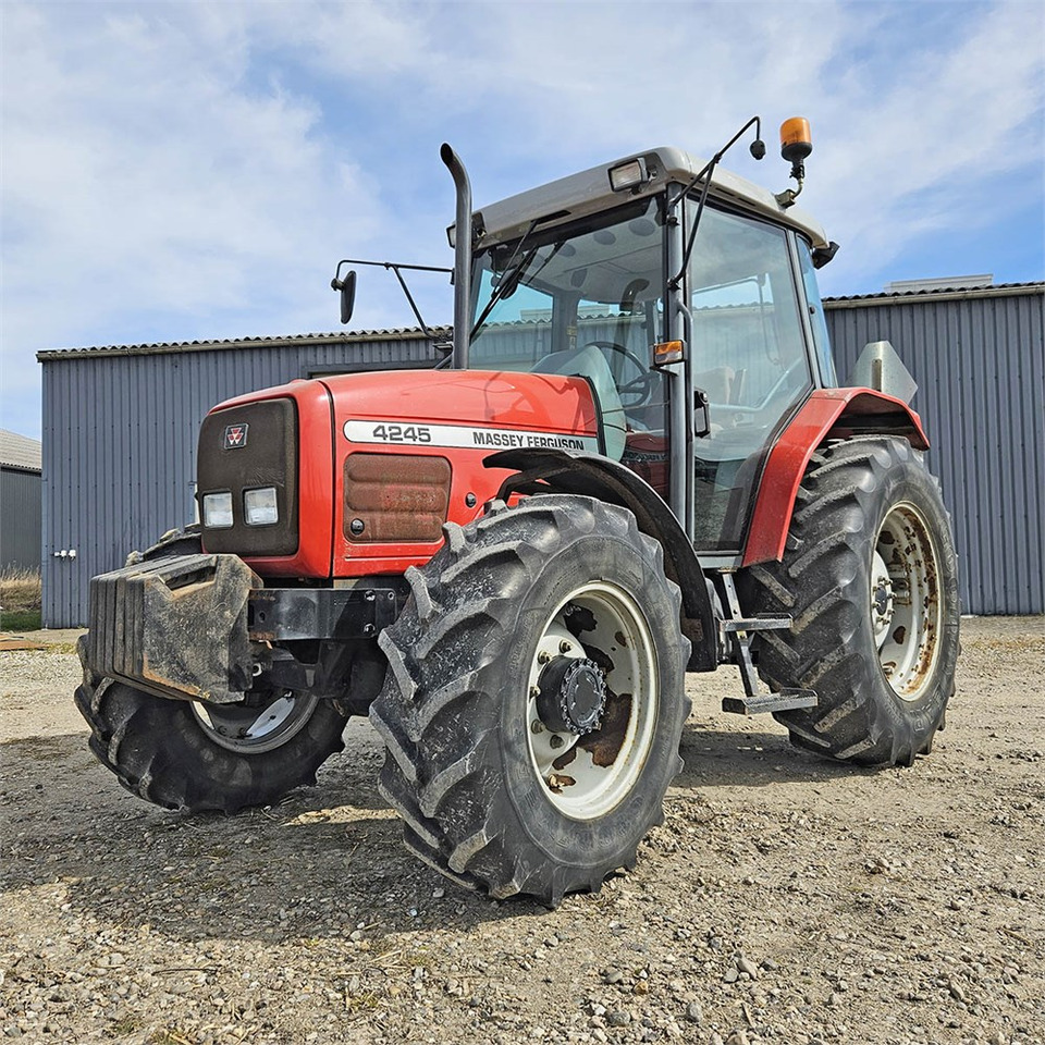 Massey Ferguson 4245 - Tractor: foto 3 Massey Ferguson 4245 - Tractor: foto 3