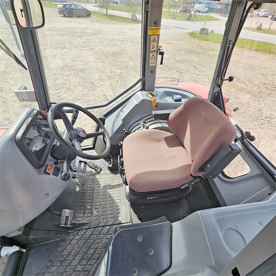 Tractor Massey Ferguson 4245: foto 12