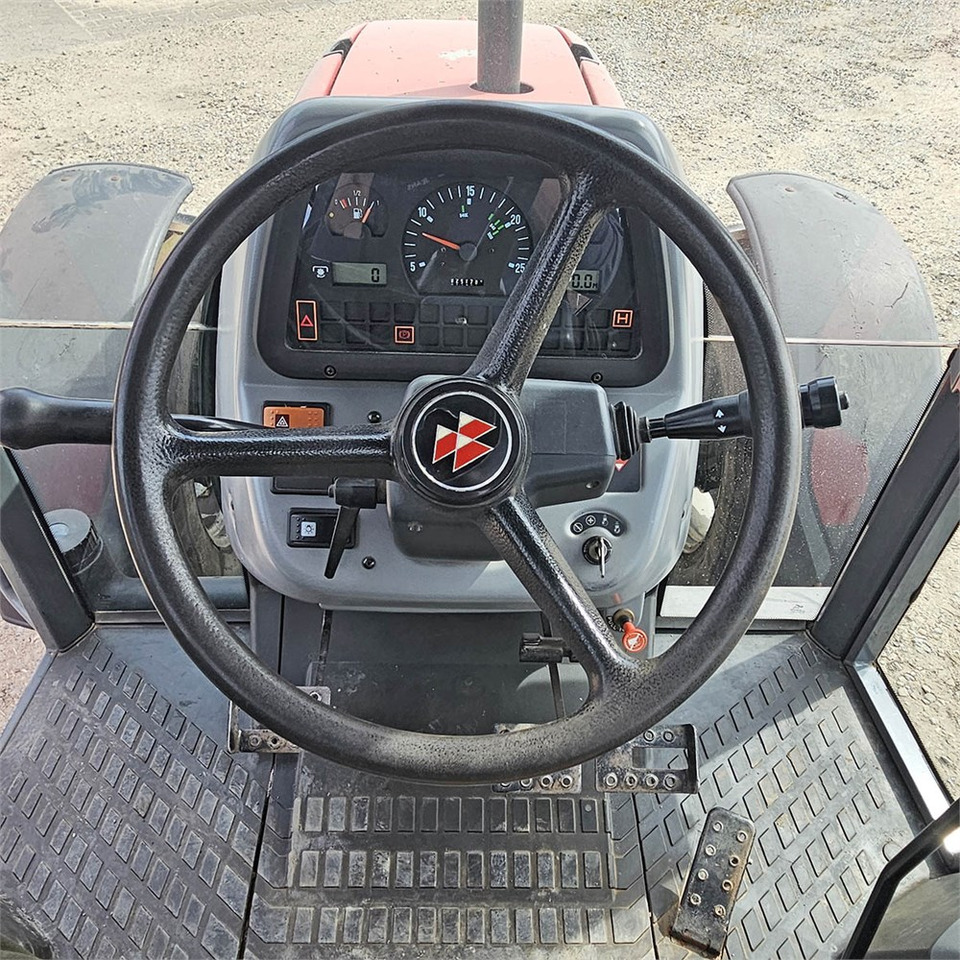 Tractor Massey Ferguson 4245: foto 17