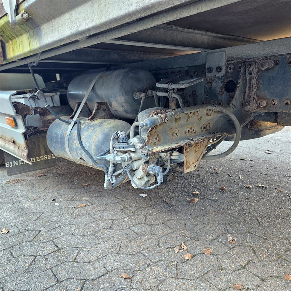 Camión caja abierta Mercedes ATEGO 817: foto 23