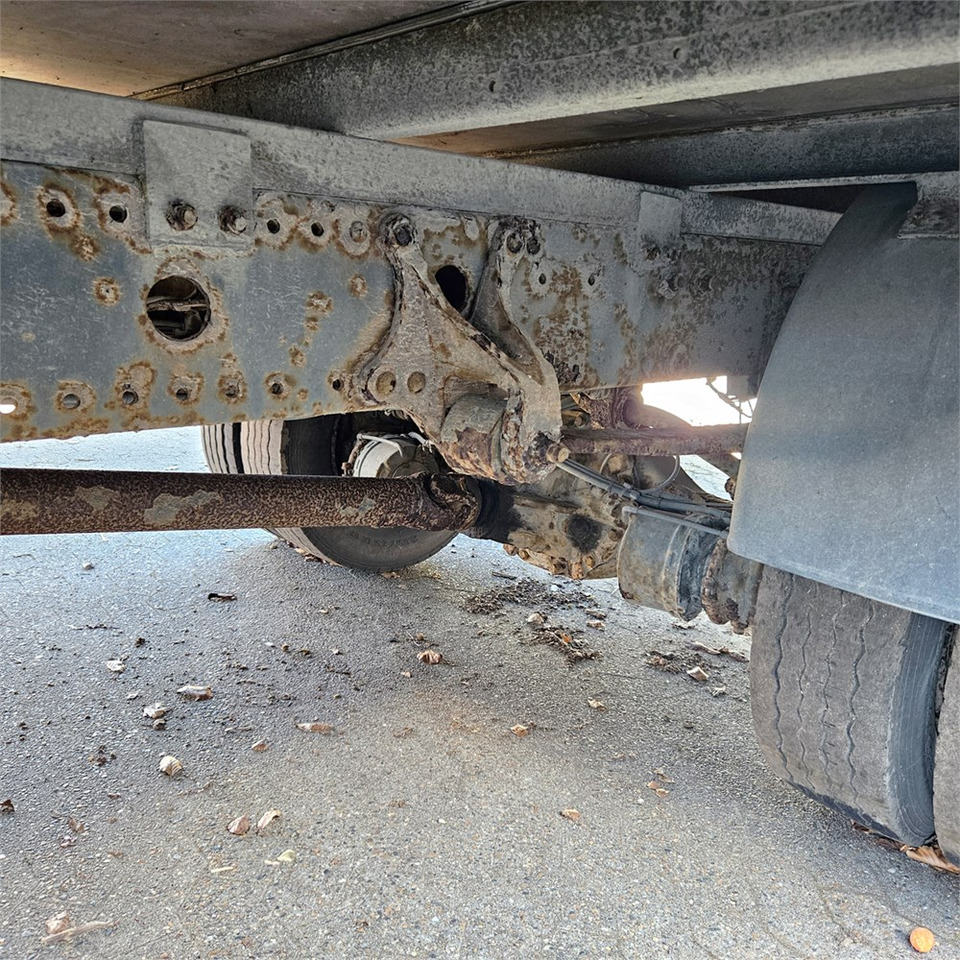 Camión caja abierta Mercedes ATEGO 817: foto 27