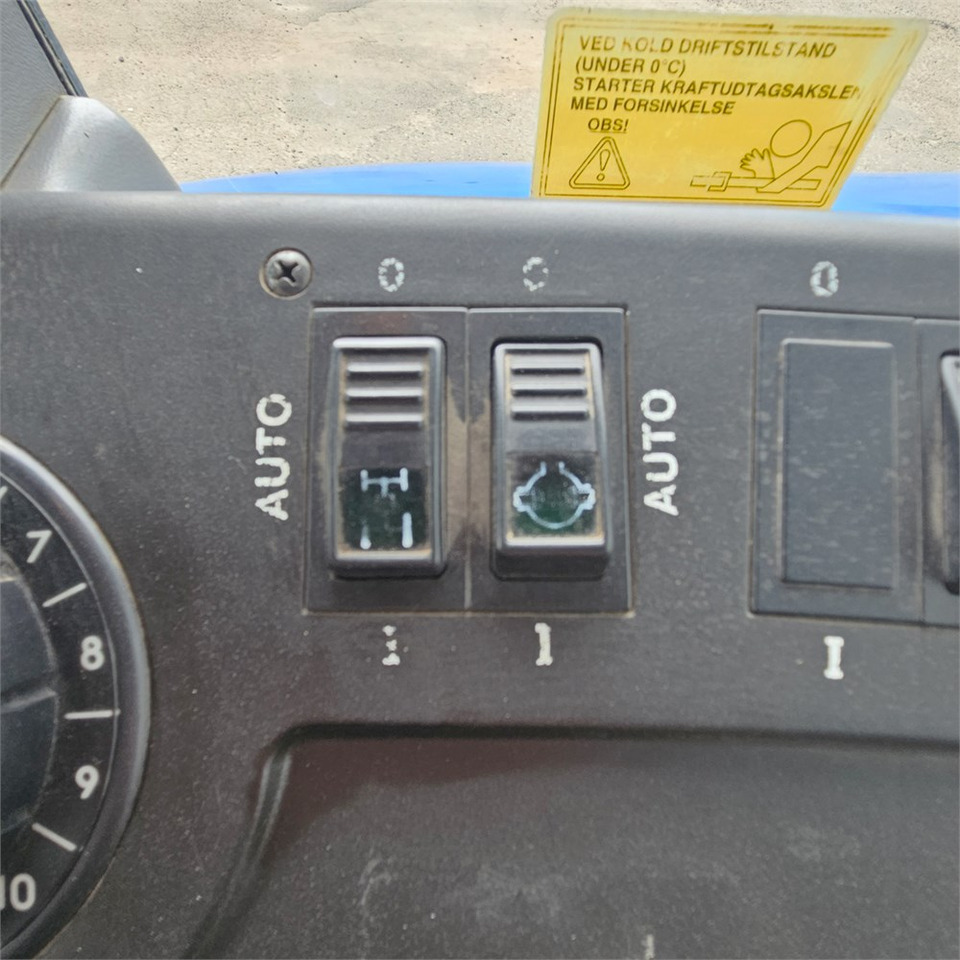 Tractor New Holland T7550: foto 20