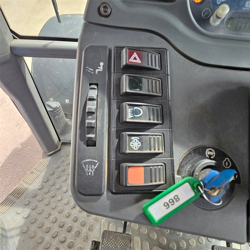 Tractor New Holland T7550: foto 25