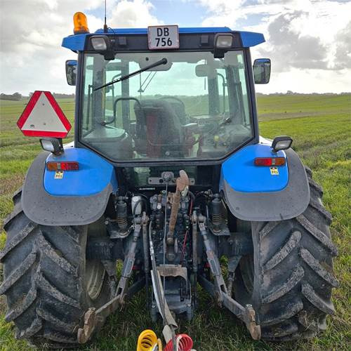 New Holland TM165 - Tractor: foto 5 New Holland TM165 - Tractor: foto 5
