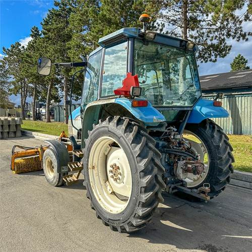 Tractor New Holland TS90: foto 6
