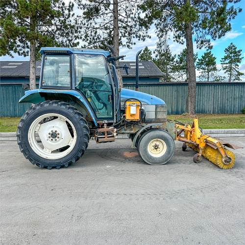 Tractor New Holland TS90: foto 9