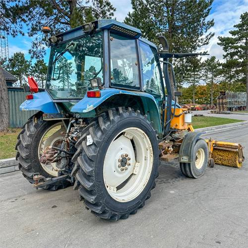 Tractor New Holland TS90: foto 8