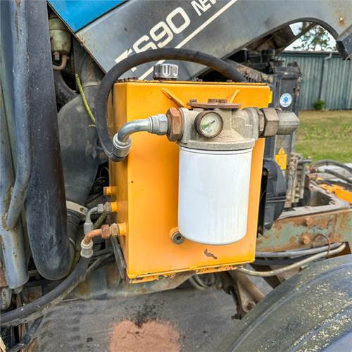 Tractor New Holland TS90: foto 32