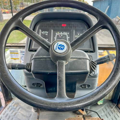 Tractor New Holland TS90: foto 16