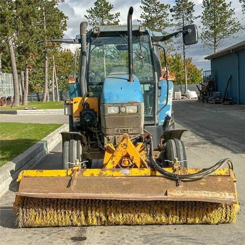 New Holland TS90 - Tractor: foto 2 New Holland TS90 - Tractor: foto 2