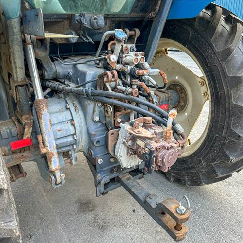 Tractor New Holland TS90: foto 24