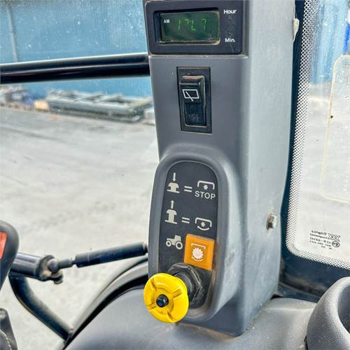 Tractor New Holland TS90: foto 19