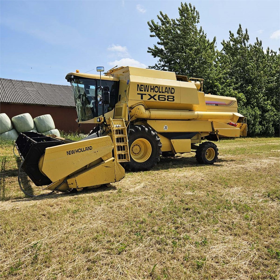 New Holland TX68 - Cosechadora: foto 1 New Holland TX68 - Cosechadora: foto 1