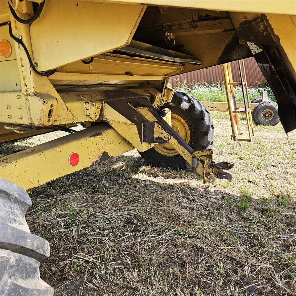 Cosechadora New Holland TX68: foto 31