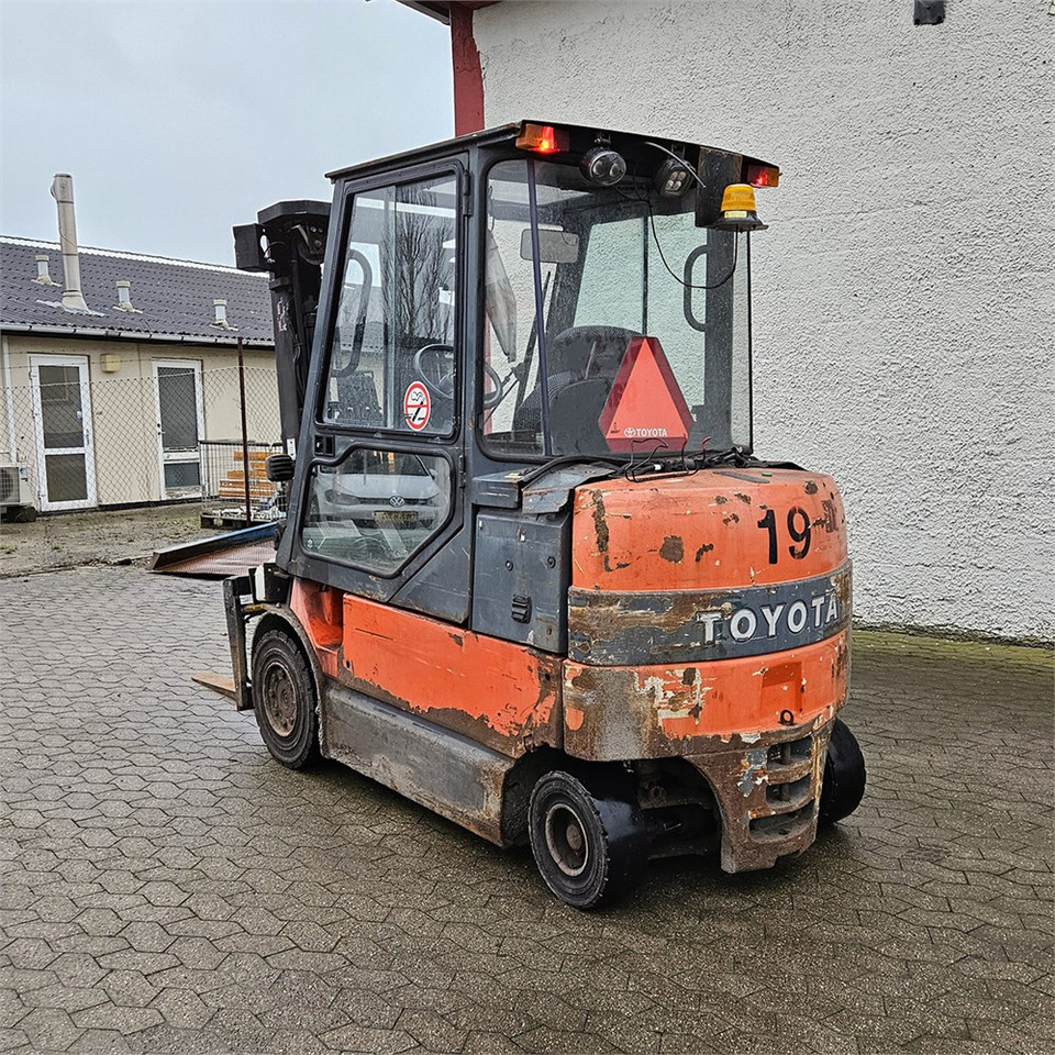 Toyota 7FBMF30 - Carretilla elevadora: foto 5 Toyota 7FBMF30 - Carretilla elevadora: foto 5