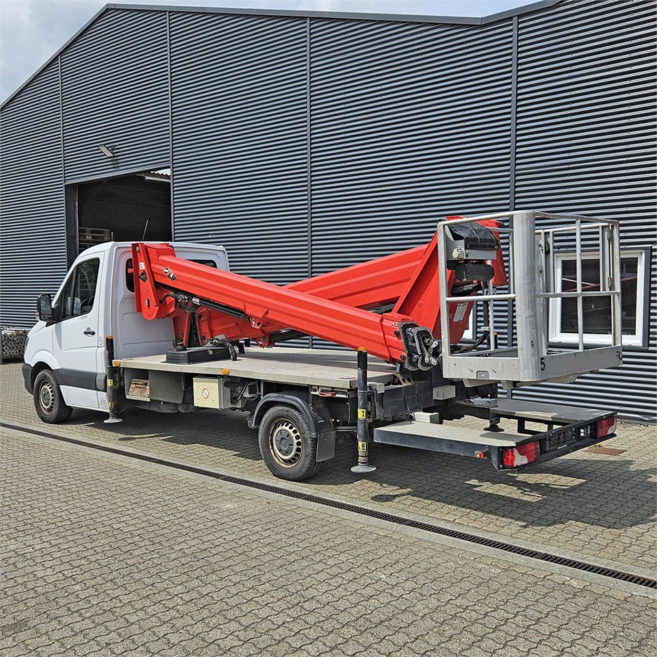Versalift VTX-240 - Camión con plataforma elevadora: foto 2 Versalift VTX-240 - Camión con plataforma elevadora: foto 2