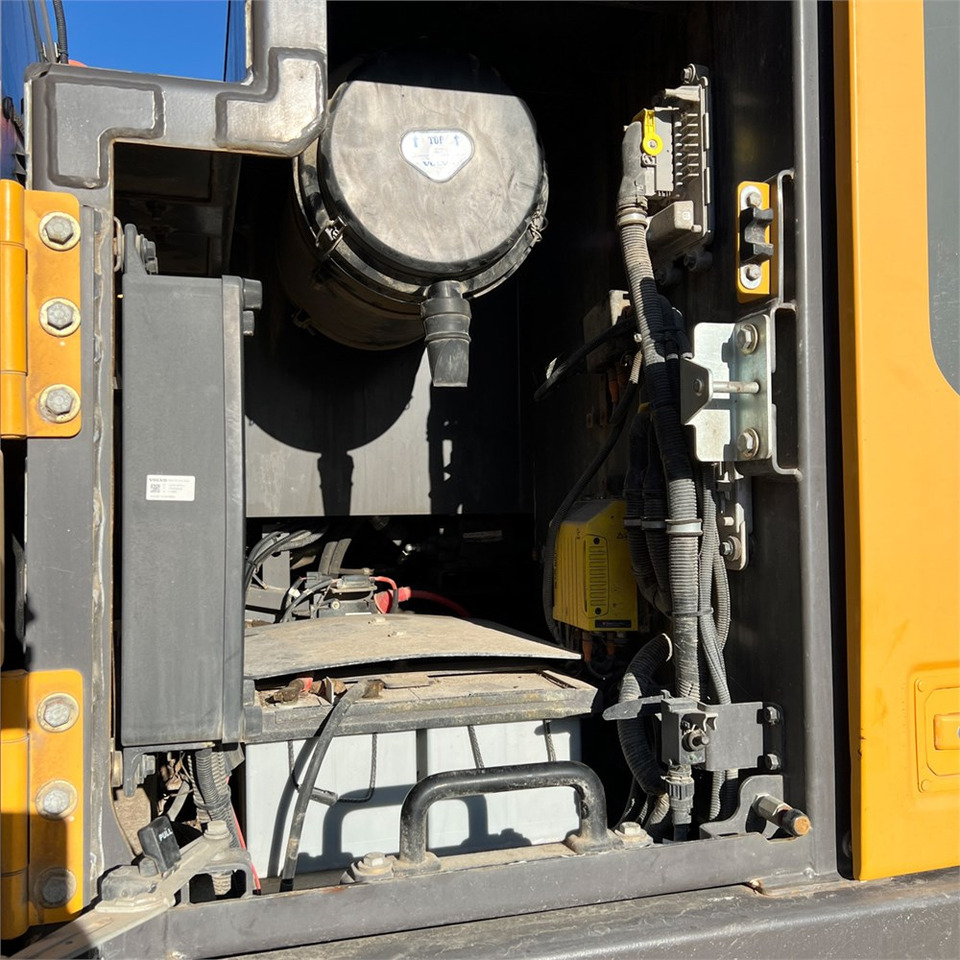 Excavadora de cadenas Volvo EC250 EL: foto 35