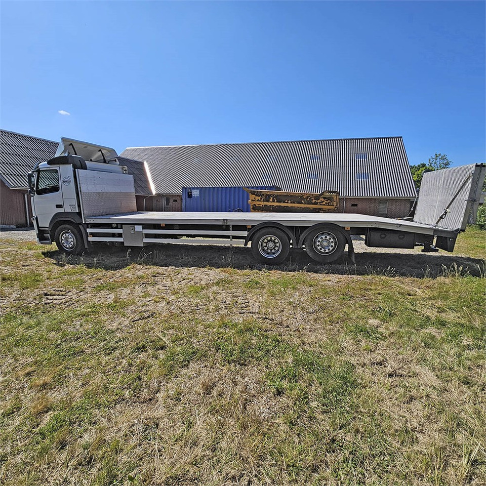 Volvo FM 330 - Camión portavehículos: foto 3 Volvo FM 330 - Camión portavehículos: foto 3