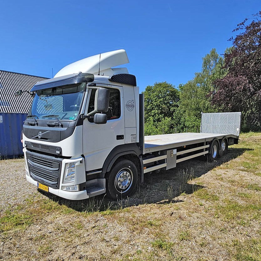 Volvo FM 330 - Camión portavehículos: foto 1 Volvo FM 330 - Camión portavehículos: foto 1