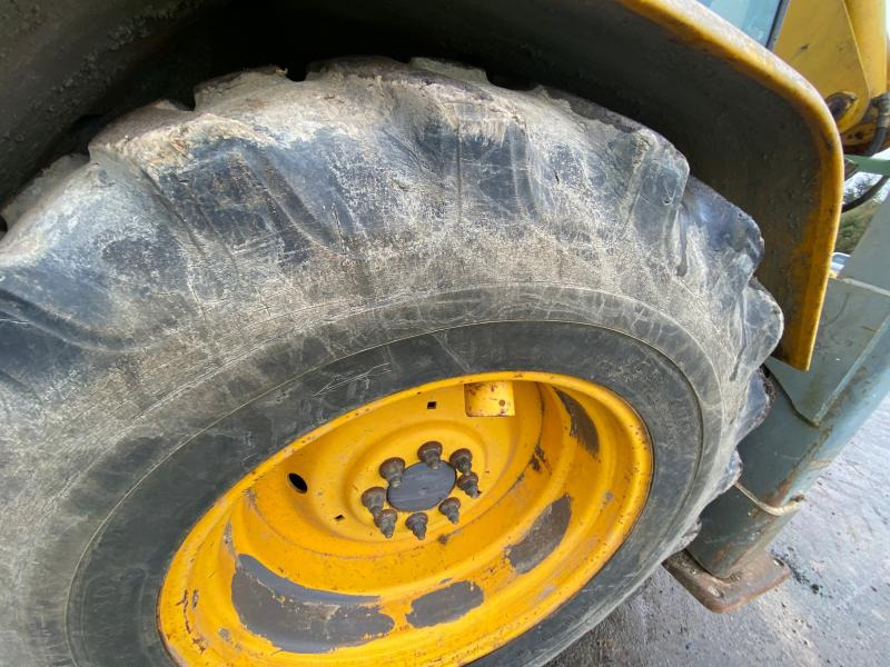 Retroexcavadora Massey Ferguson MF 865: foto 10