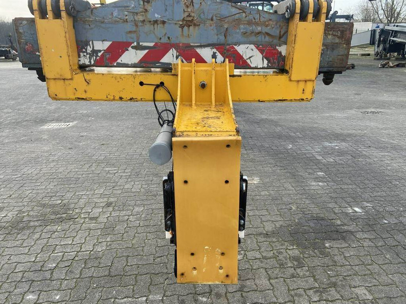 Seith Pipehandling Reachstacker 15036 - Reach stacker: foto 3 Seith Pipehandling Reachstacker 15036 - Reach stacker: foto 3