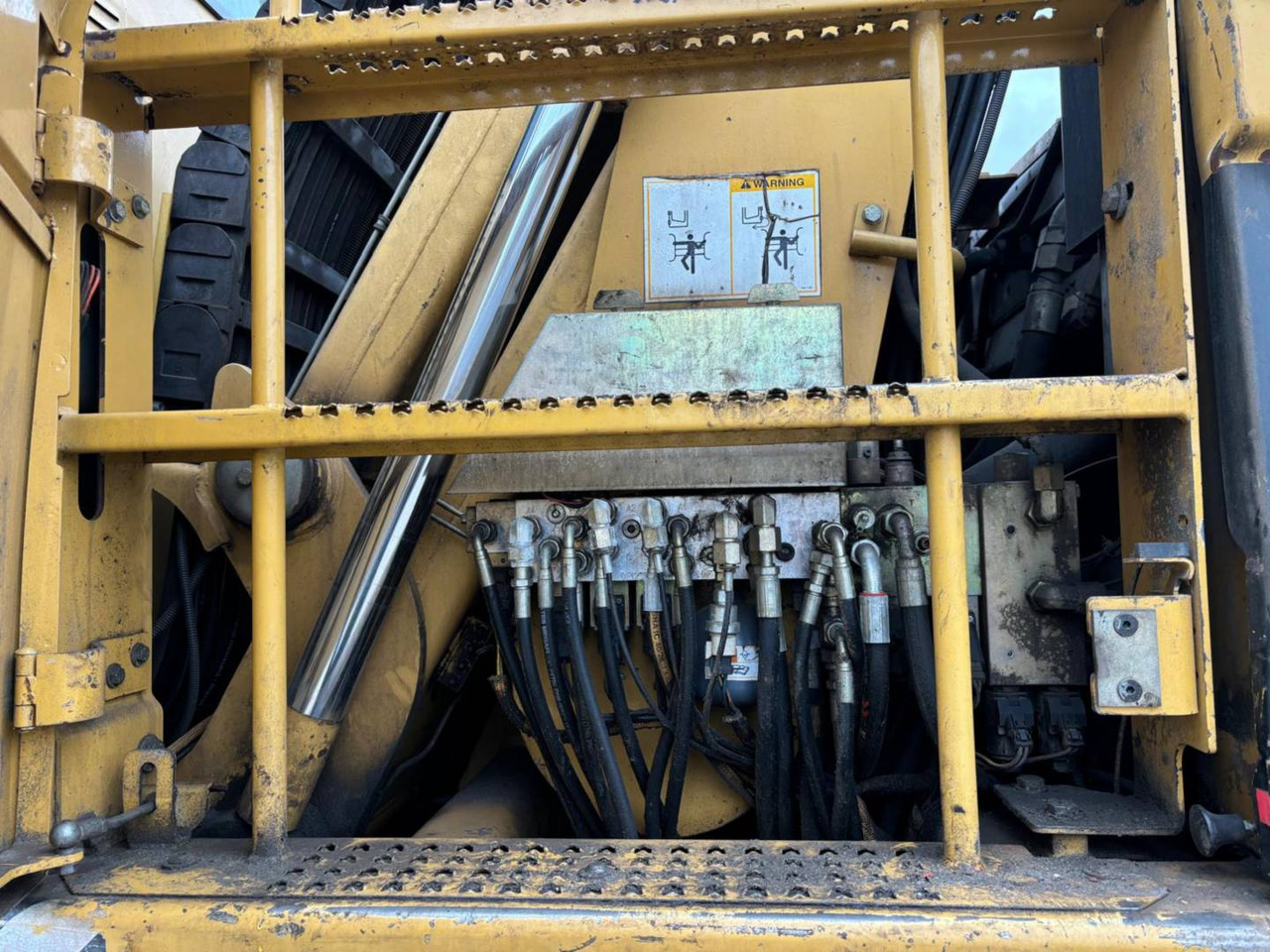 Excavadora de ruedas CAT M318C: foto 12
