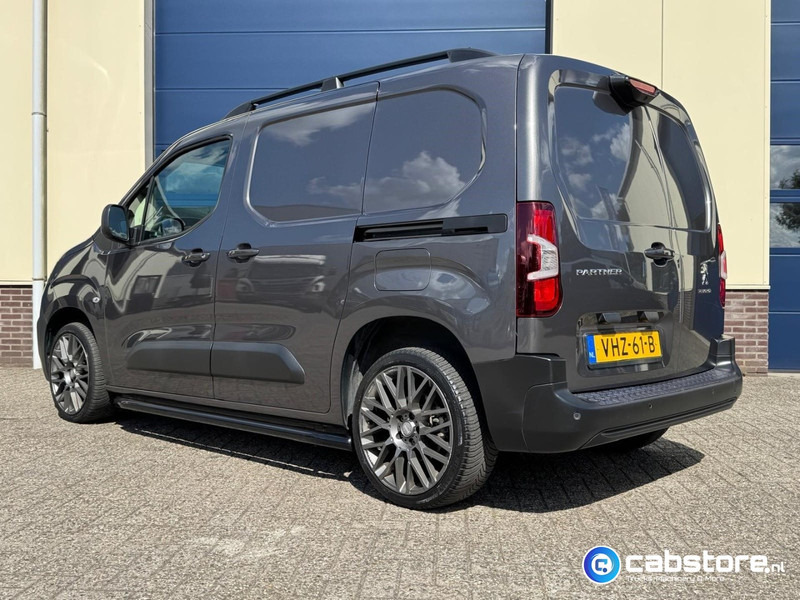 Peugeot Partner 1.5 Blue HDI Asphalt Euro 6 - Gesloten bestelwagen - Bouwjaar 2021 - Km 45.128 !! - Luxe uitvoering - Zeer mooi !! - Furgoneta pequeña: foto 3 Peugeot Partner 1.5 Blue HDI Asphalt Euro 6 - Gesloten bestelwagen - Bouwjaar 2021 - Km 45.128 !! - Luxe uitvoering - Zeer mooi !! - Furgoneta pequeña: foto 3