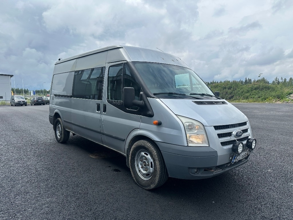 Ford Transit T350 4X4 huoltohyllyt - Furgón: foto 2 Ford Transit T350 4X4 huoltohyllyt - Furgón: foto 2