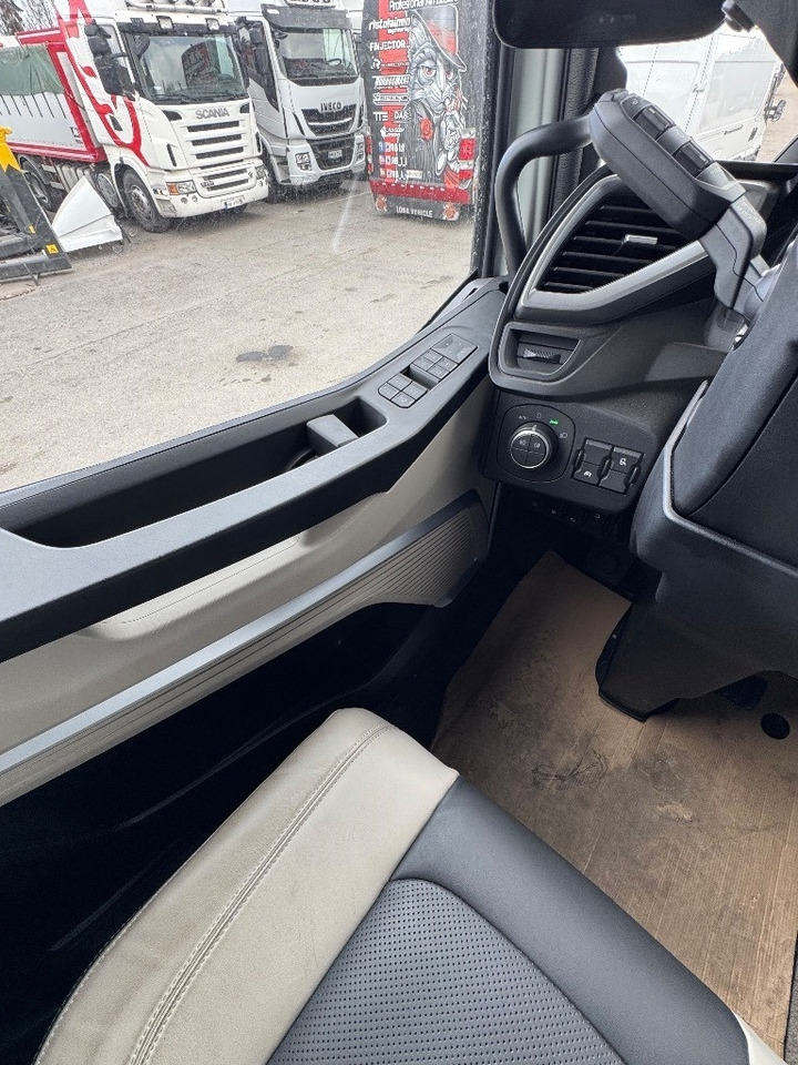 Camión chasis nuevo Iveco S-Way AS260S50Y/FS CM UUTTA MALLIA: foto 7