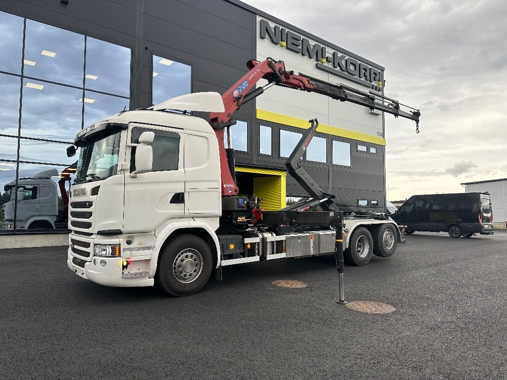 Scania G450 6x2*4 HMF 2120 - Camión grúa: foto 1 Scania G450 6x2*4 HMF 2120 - Camión grúa: foto 1