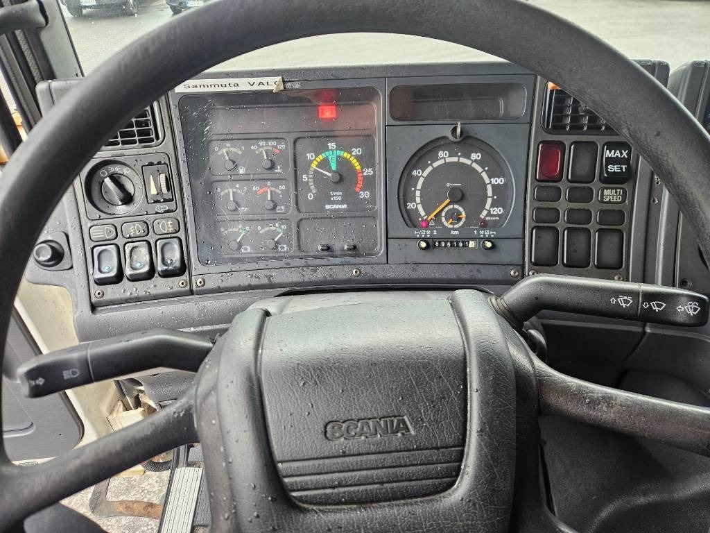 Camión grúa Scania P 94 DB 220 Hiab 135-4 lisähydrauliikalla: foto 16