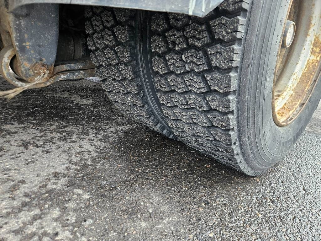 Camión grúa Scania P 94 DB 220 Hiab 135-4 lisähydrauliikalla: foto 12