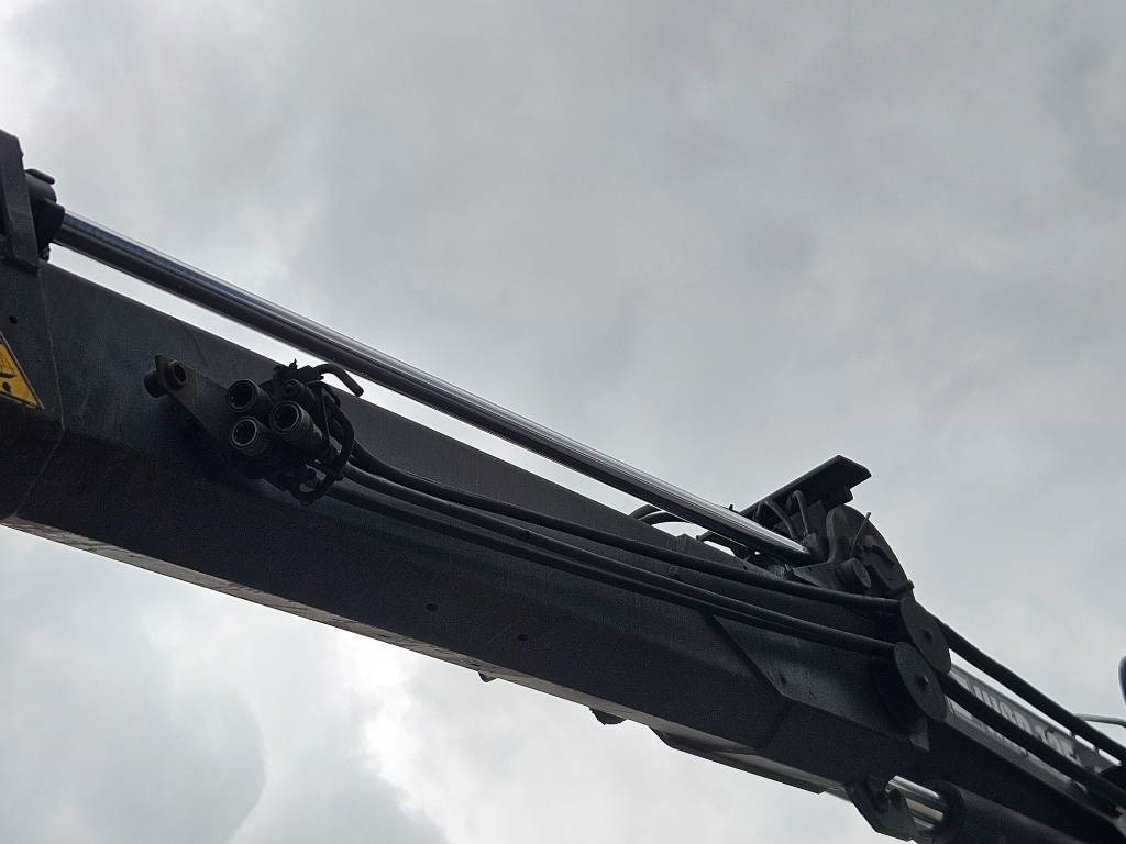 Camión grúa Scania P 94 DB 220 Hiab 135-4 lisähydrauliikalla: foto 9