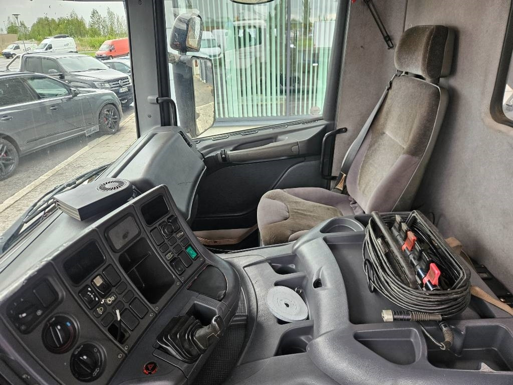 Camión grúa Scania P 94 DB 220 Hiab 135-4 lisähydrauliikalla: foto 14