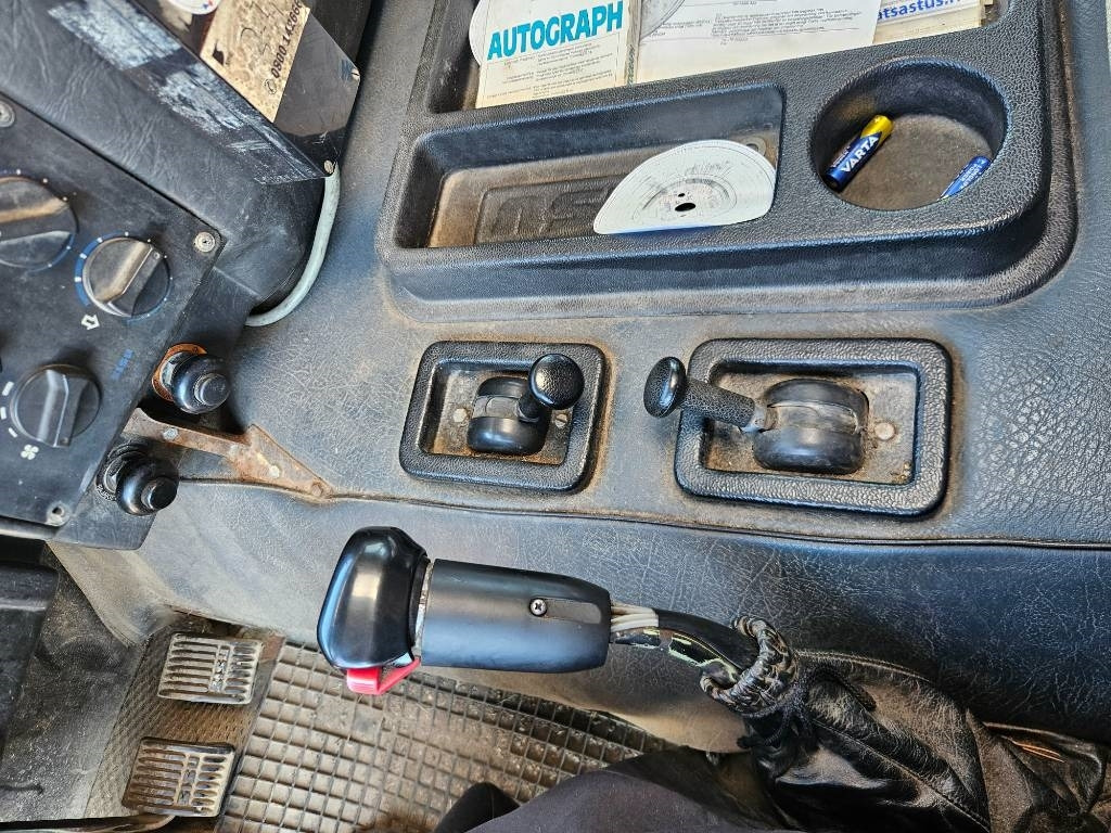 Camión forestal Sisu SM300 8X2: foto 15 Camión forestal Sisu SM300 8X2: foto 15