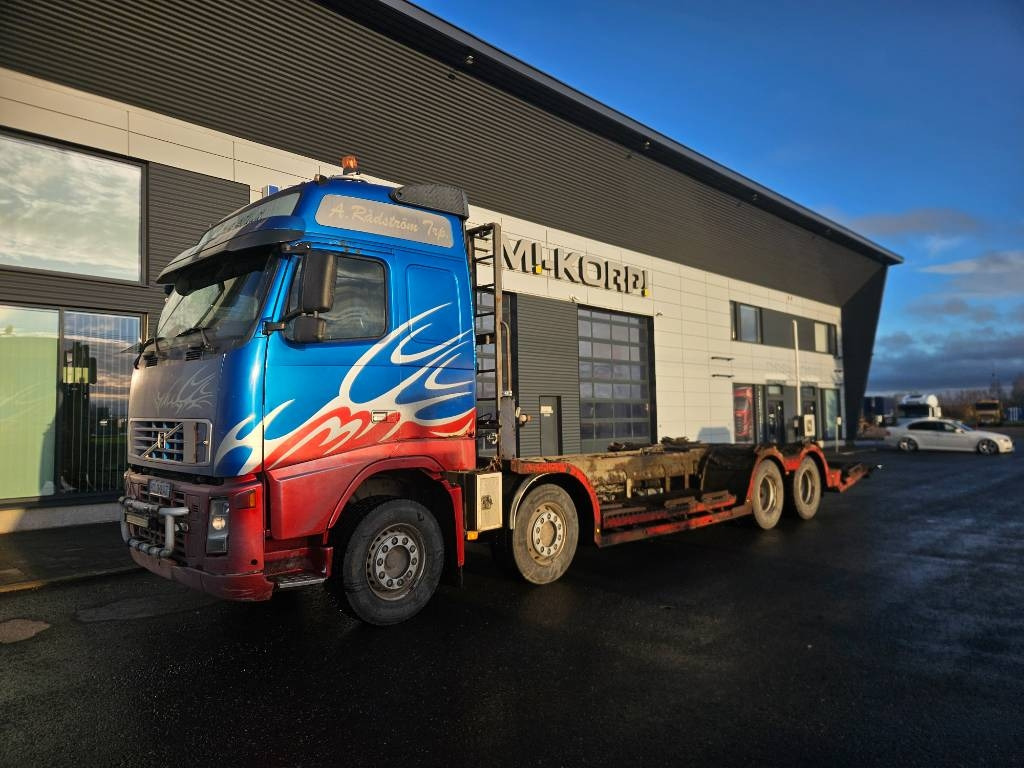 Volvo FH12 8x4 - Camión forestal: foto 1 Volvo FH12 8x4 - Camión forestal: foto 1