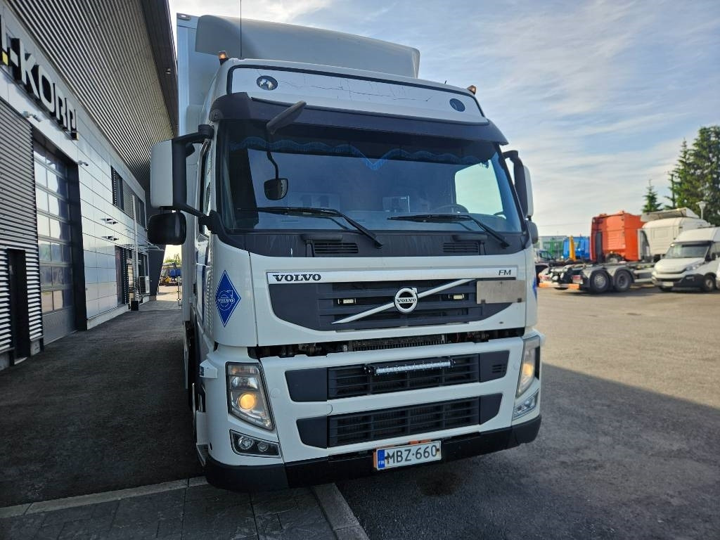 Volvo FM11 - Camión caja cerrada: foto 2 Volvo FM11 - Camión caja cerrada: foto 2