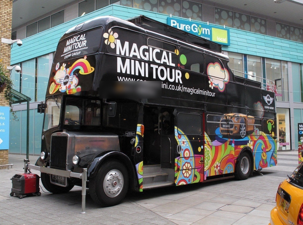 Autobús de dos pisos Leyland PD3 British Triple-Decker Bus Promotional Exhibition: foto 6