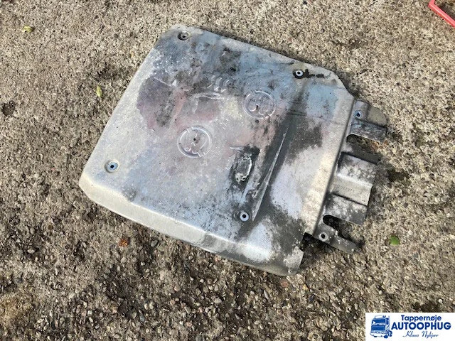 DAF heat shield upper side – DAF 2027971 - Silenciador/ Sistema de escape para Camión: foto 1 DAF heat shield upper side – DAF 2027971 - Silenciador/ Sistema de escape para Camión: foto 1