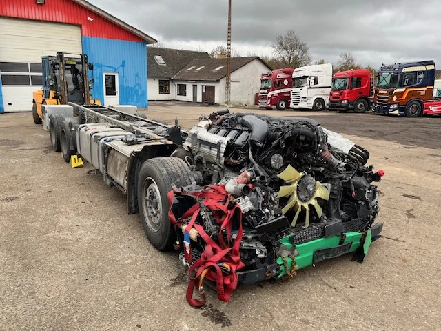 Scania S590 6X2 - Camión chasis: foto 2 Scania S590 6X2 - Camión chasis: foto 2