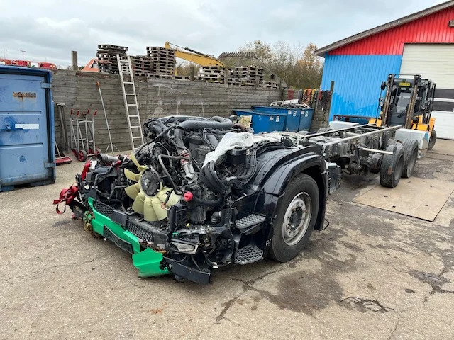 Scania S590 6X2 - Camión chasis: foto 1 Scania S590 6X2 - Camión chasis: foto 1